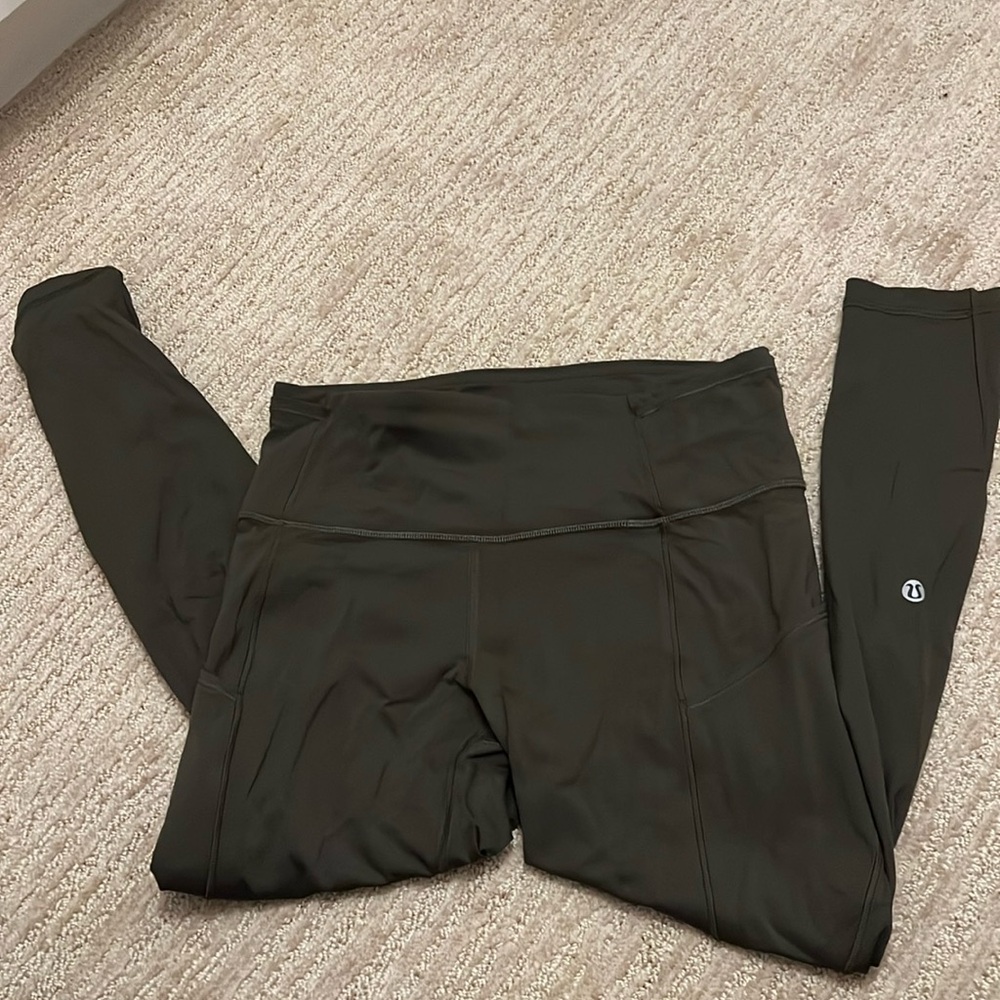 Lululemon leggings with pockets